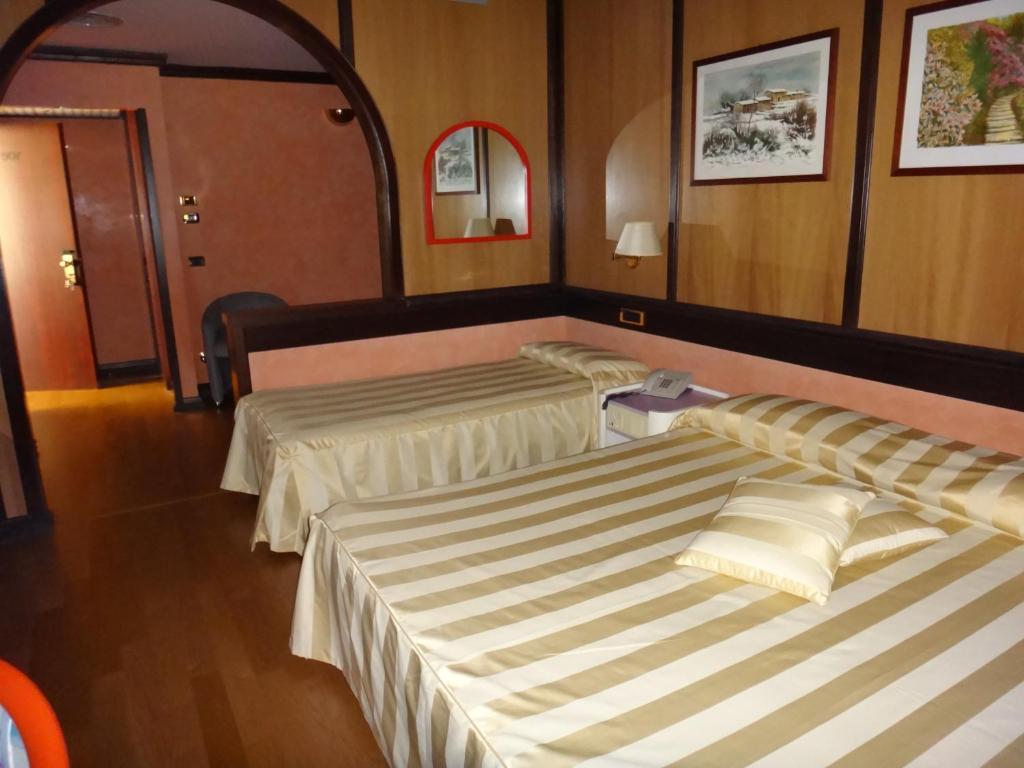 Benny Hotel Catanzaro Cameră foto